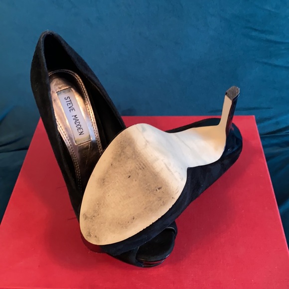 Steve Madden Black Suede Peep Toe Pumps - Picture 3 of 3